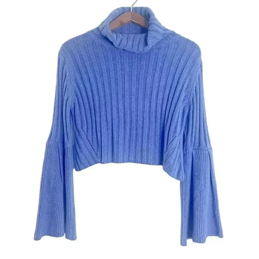 Light Purple Bell Sleeved Turtleneck Mock Neck Bell Sleeve Knit Sweater Size M